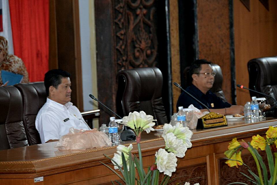 09328409285908234905834985349