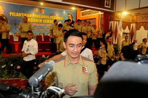 32874235432859083409568346930460934689098957890559