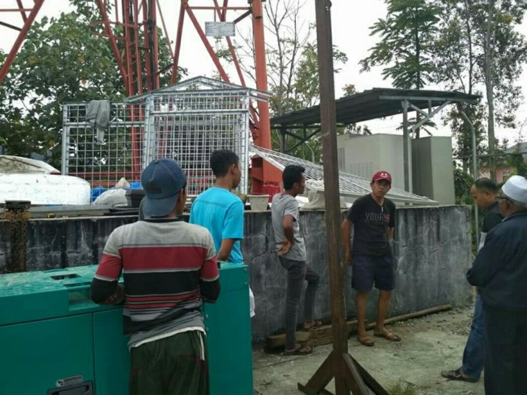 DAERAH-3-Terlihat-Masyarakat-Menghentikan-Pengerjaan-Tower