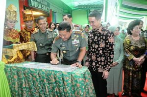 348975834764379684378967567546895489654896