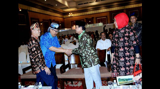 128439829488293849732894789327849327894234324324