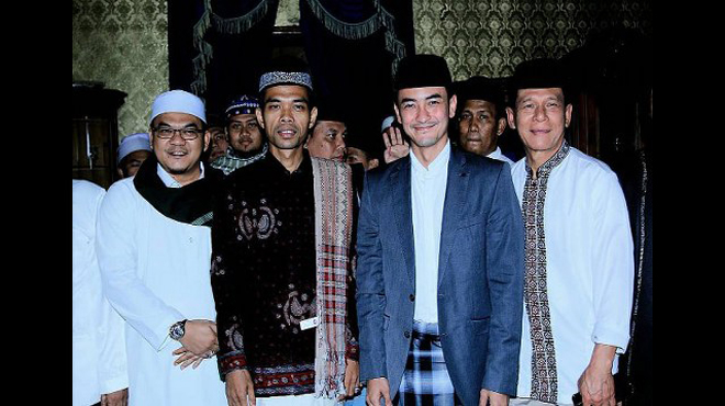 98234588239478923789478923789432