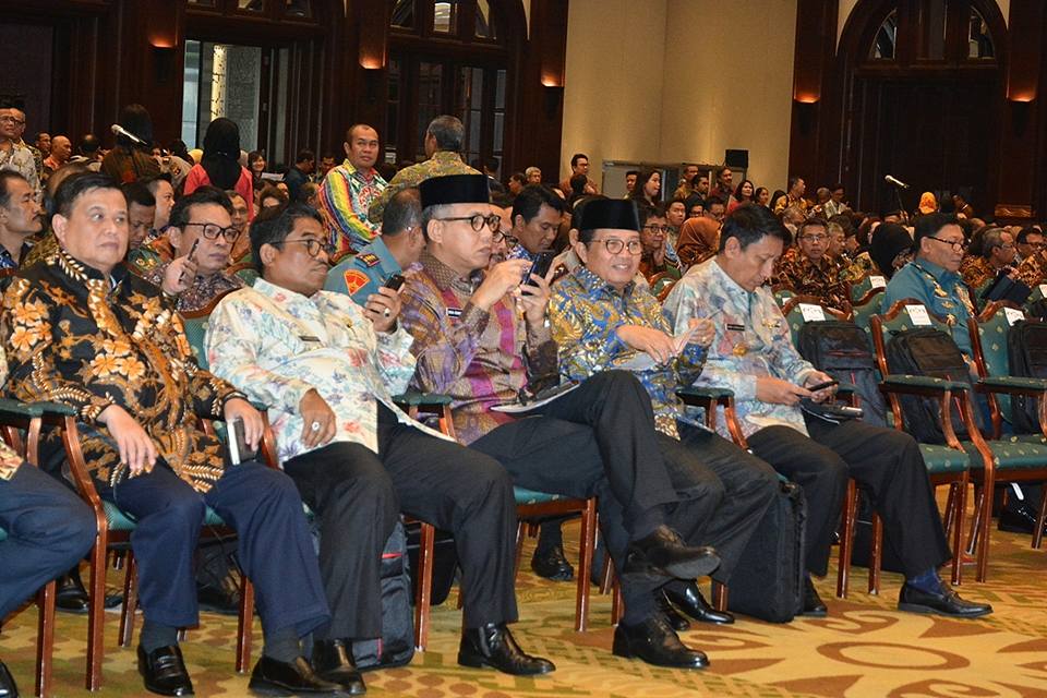 127846782367467263786578643785743543543