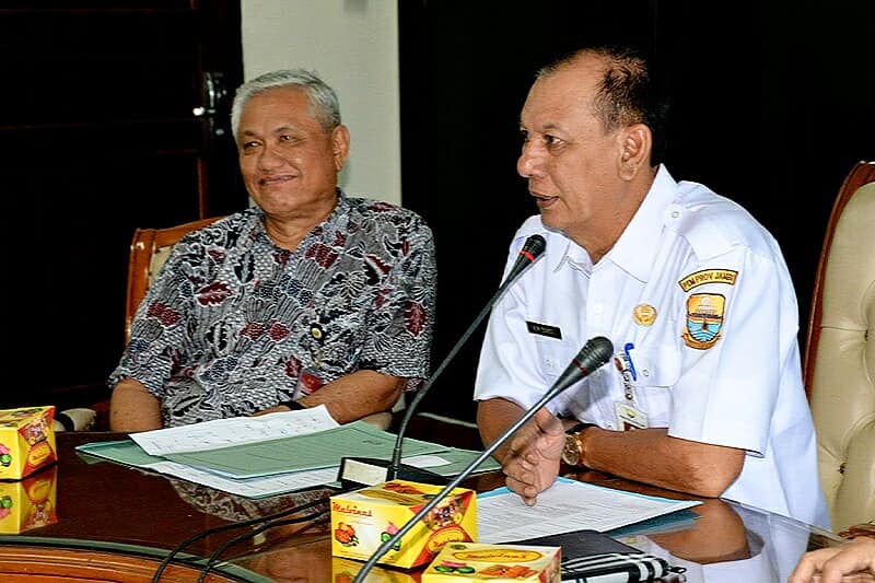 1209403829048902389489302490230894823423432424