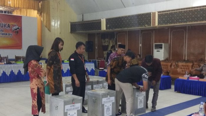 21894789127849832878482394234