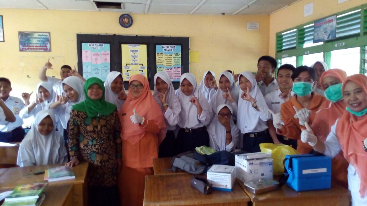 Siswa SMP Negeri 3 Batanghari Imunisasi Campak dan Rubella - WARTANEWS