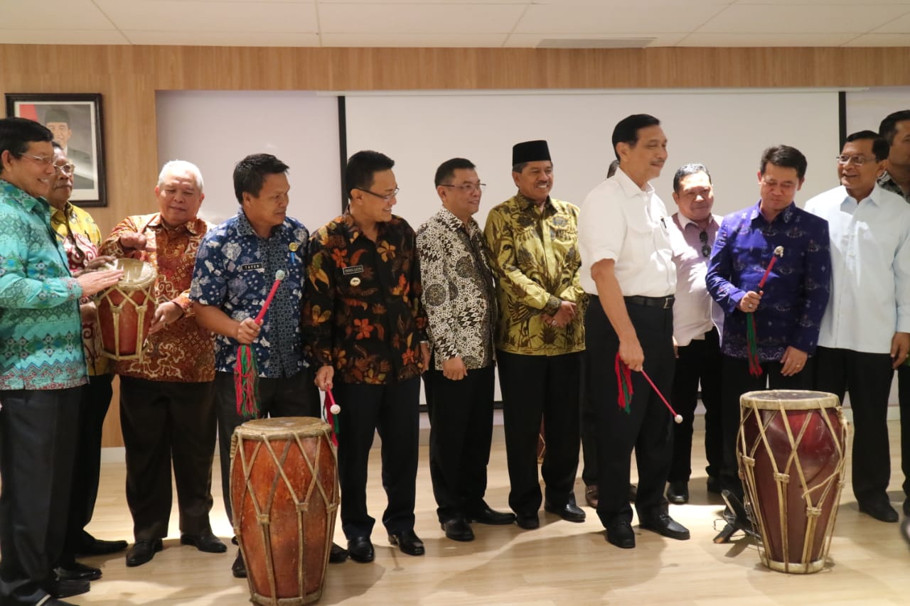 1298478783278578327859728947892378942323