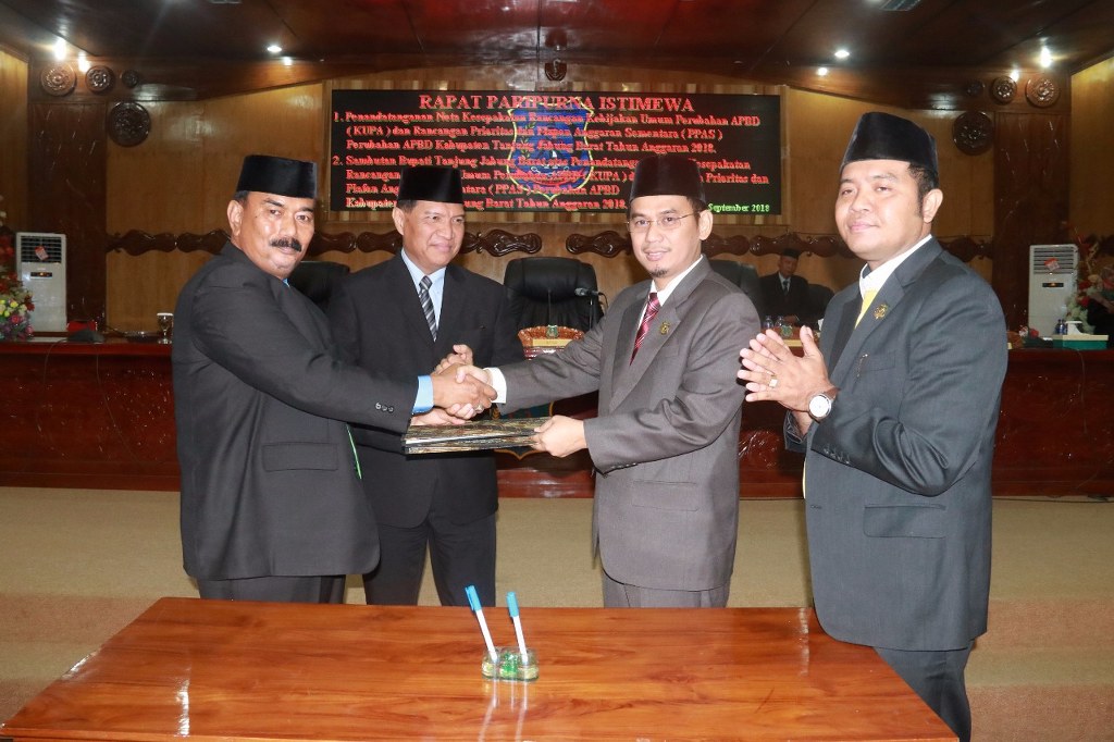 2819478938278597873485789348957893475897489578934759834_1024x682