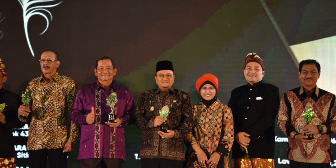 01284912894891829381928391293901289038219389219302819312