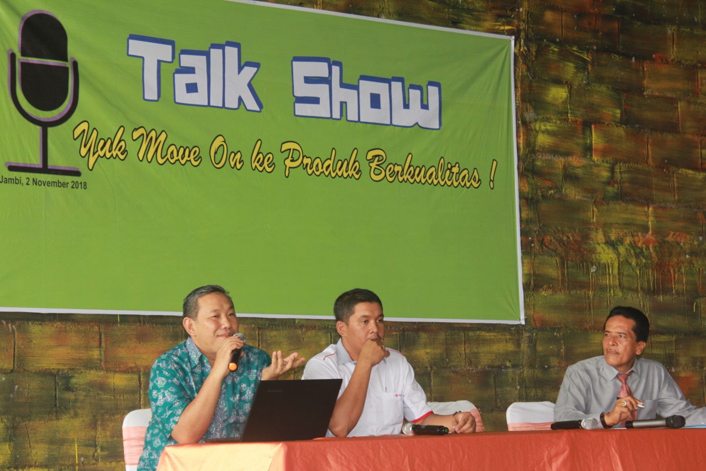 1298478238584385689438698437986435986