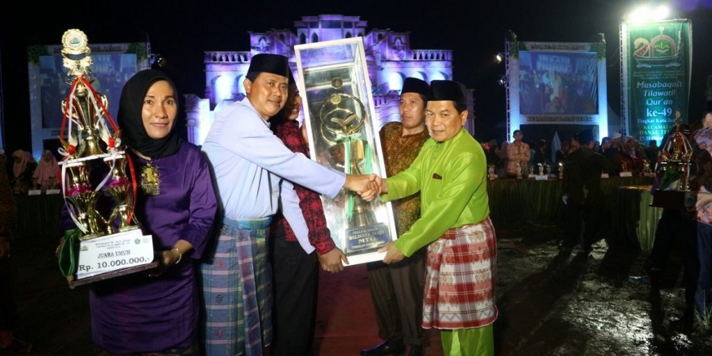 21842345235345903450934095836349609306384905_1024x512