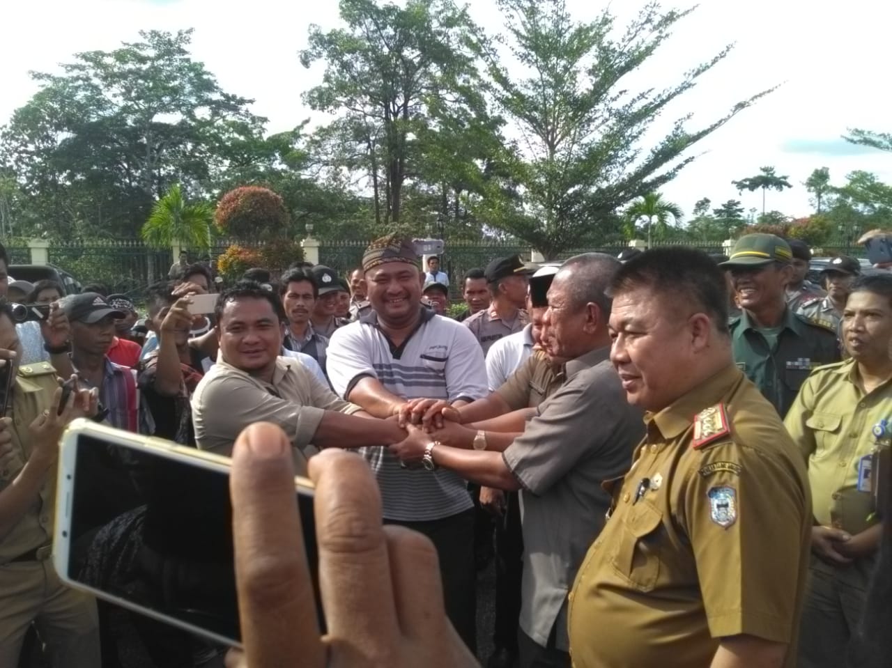 1209490324599329040923042989432984908239849032