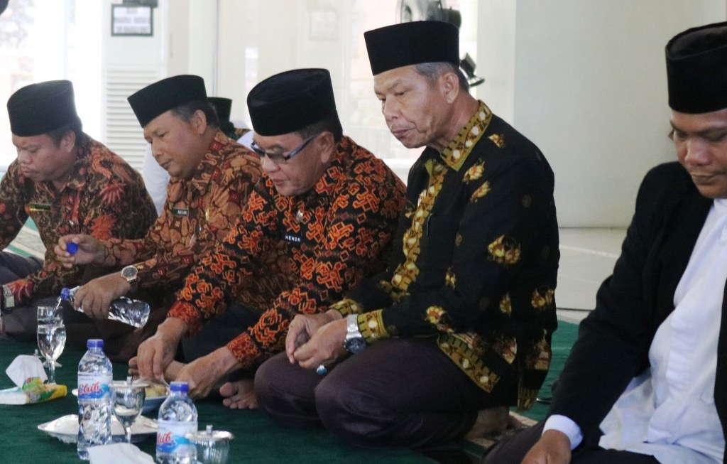 12848971283845723874892378492398423_1024x653