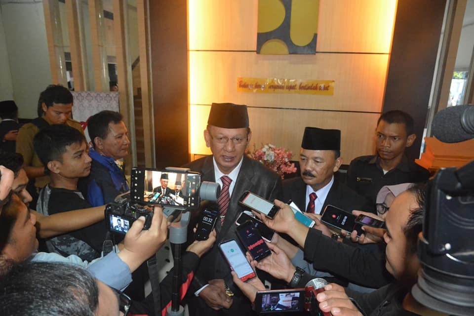 1287488237847832894578239758978347853857893489578349758934