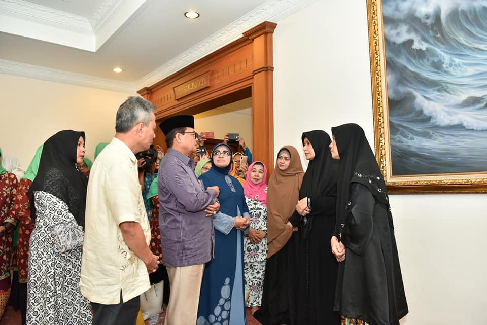 2184823850903289048939089023890489023849082390840932