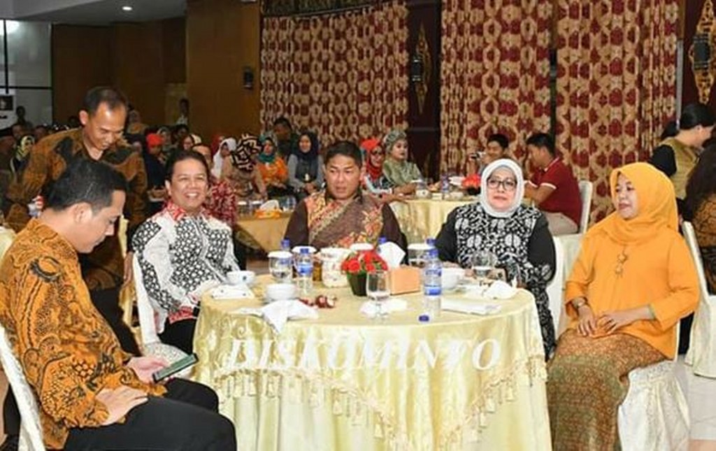 102488239658439059083940859034890589430590348905843095093489053490_1024x645