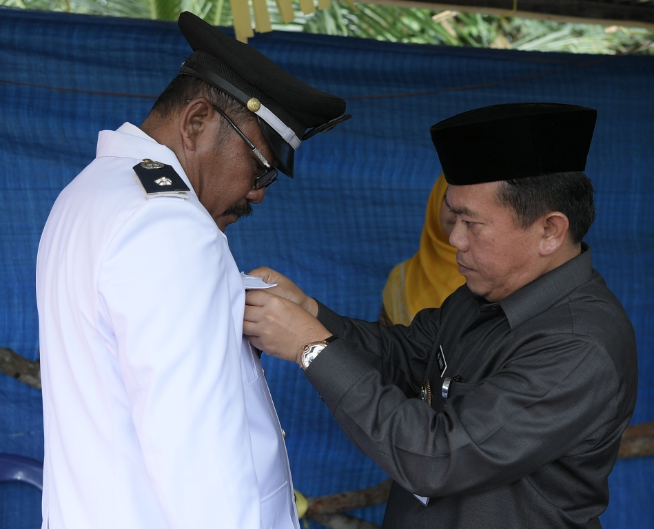 Bupati Merangin H Al Haris melantik Ilerman sebagai Kades Kapuk Kecamatan Tabir Ulu
