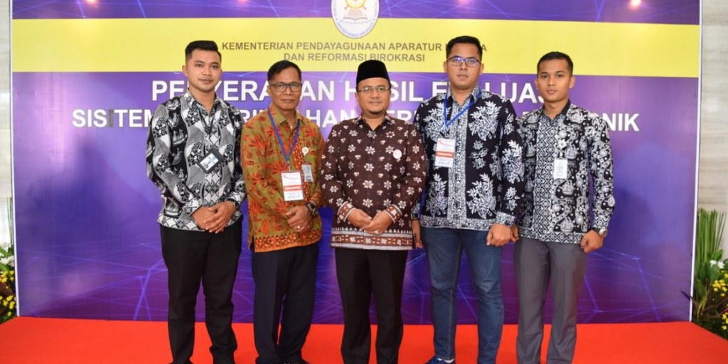 21847832787482378578234832_1024x512