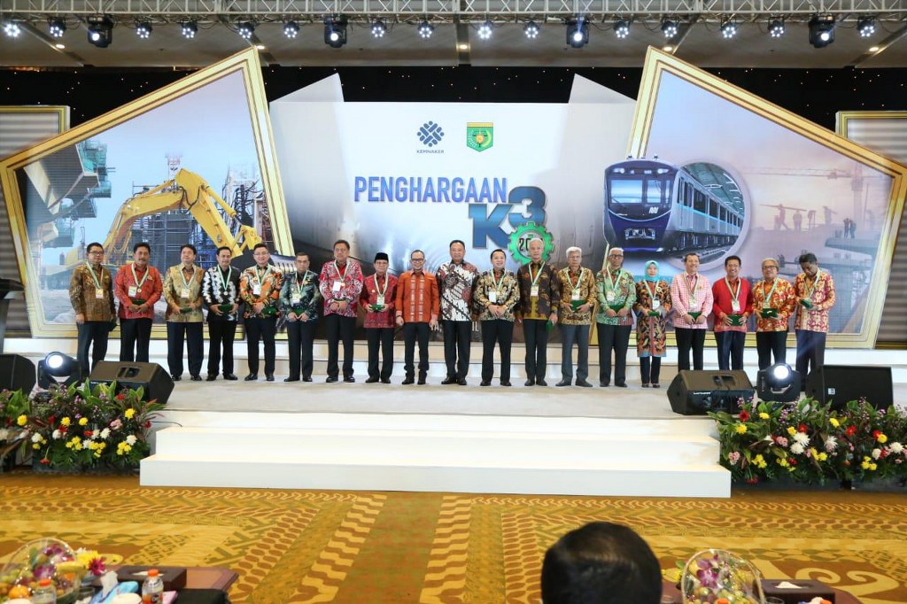 1276478327647823784678623784_1024x682