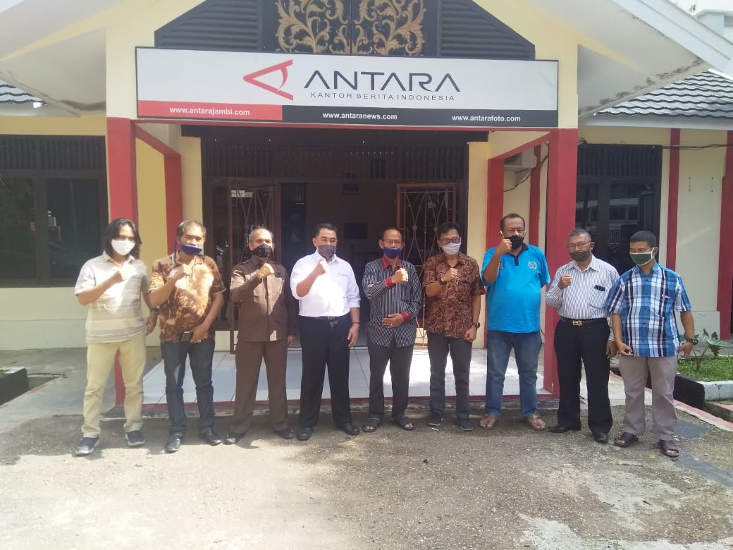 354d0106-8b78-45f0-9b26-d45e5db6fb33