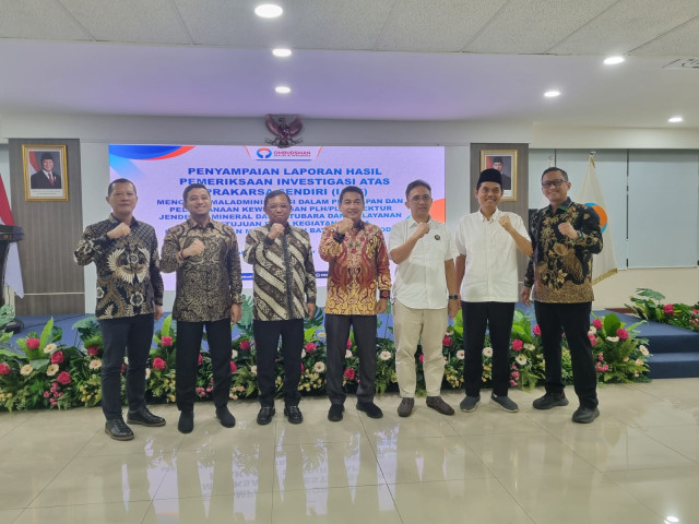 Anggota Ombudsman RI, Hery Susanto (tengah)